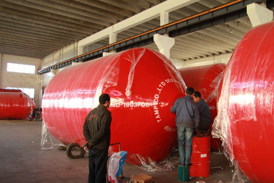 Aplicación en el campo de la ingeniería marina Buque de baja reacción y protector de muelle para equipos de deportes acuáticos