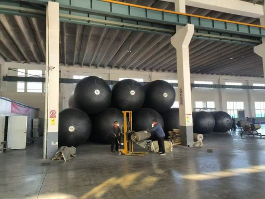Fener de goma neumático para buques y instalaciones terrestres